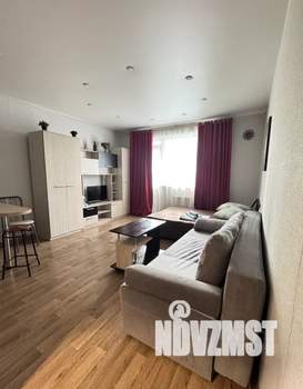 Студия квартира, посуточно, 35м2, 3/17 этаж