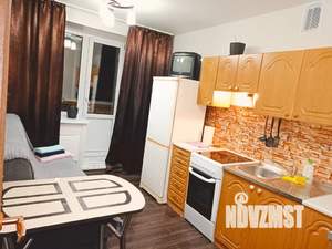 1-к квартира, посуточно, 38м2, 4/10 этаж