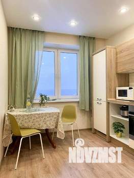 1-к квартира, посуточно, 37м2, 1/1 этаж