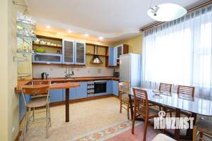 3-к квартира, на длительный срок, 145м2, 3/5 этаж