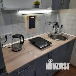 Студия квартира, посуточно, 27м2, 1/25 этаж