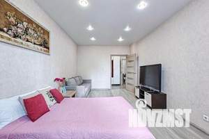 1-к квартира, посуточно, 42м2, 5/25 этаж