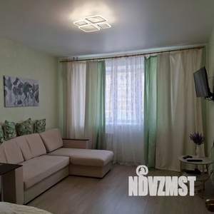 1-к квартира, посуточно, 42м2, 7/10 этаж