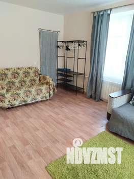 Студия квартира, посуточно, 32м2, 1/4 этаж