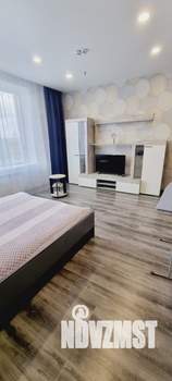 1-к квартира, посуточно, 43м2, 7/18 этаж