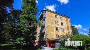 2-к квартира, вторичка, 43м2, 1/4 этаж