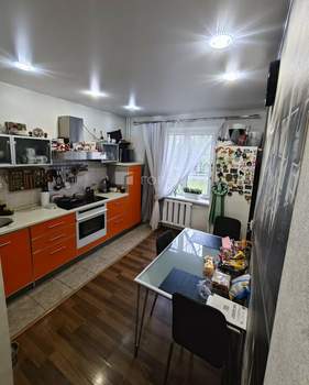 2-к квартира, вторичка, 54м2, 1/10 этаж