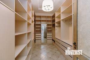 5-к квартира, вторичка, 442м2, 2/5 этаж