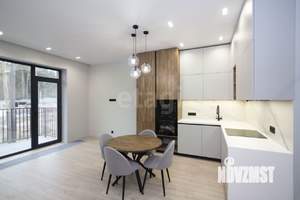 3-к квартира, вторичка, 77м2, 3/8 этаж