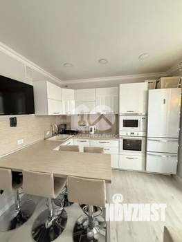 2-к квартира, вторичка, 64м2, 8/17 этаж