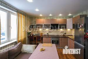 2-к квартира, вторичка, 62м2, 1/17 этаж