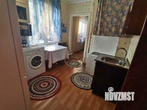 4-к квартира, вторичка, 65м2, 1/1 этаж