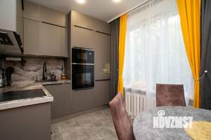 2-к квартира, вторичка, 56м2, 1/3 этаж