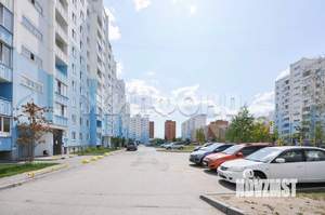 2-к квартира, вторичка, 52м2, 1/10 этаж