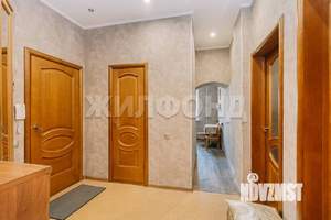 3-к квартира, вторичка, 74м2, 1/3 этаж