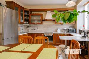 4-к квартира, вторичка, 138м2, 2/5 этаж