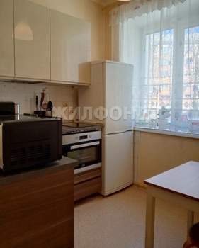 2-к квартира, вторичка, 41м2, 1/4 этаж