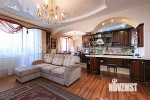 4-к квартира, вторичка, 124м2, 6/17 этаж