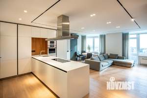 4-к квартира, вторичка, 121м2, 17/25 этаж