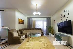 3-к квартира, вторичка, 140м2, 4/15 этаж