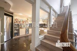 4-к квартира, вторичка, 293м2, 2/4 этаж