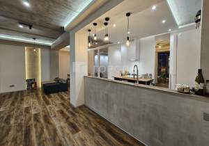 4-к квартира, вторичка, 100м2, 8/24 этаж