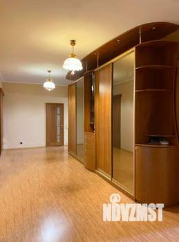 2-к квартира, вторичка, 110м2, 1/8 этаж