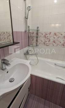 2-к квартира, вторичка, 63м2, 10/16 этаж