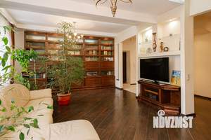 4-к квартира, вторичка, 138м2, 2/5 этаж