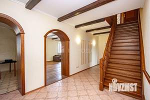 4-к квартира, вторичка, 131м2, 9/10 этаж