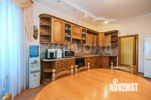 4-к квартира, вторичка, 159м2, 3/3 этаж