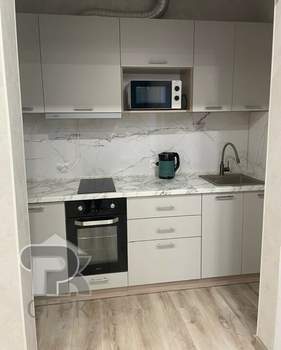 Студия квартира, вторичка, 38м2, 10/10 этаж