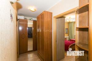 2-к квартира, вторичка, 62м2, 1/10 этаж