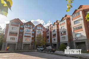 3-к квартира, вторичка, 107м2, 2/4 этаж