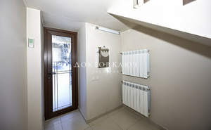 3-к квартира, вторичка, 215м2, 1/3 этаж