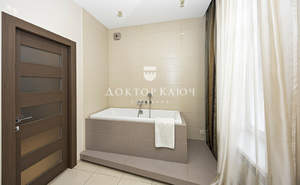 3-к квартира, вторичка, 215м2, 1/3 этаж