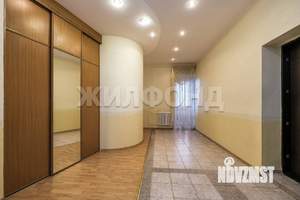 4-к квартира, вторичка, 159м2, 3/3 этаж