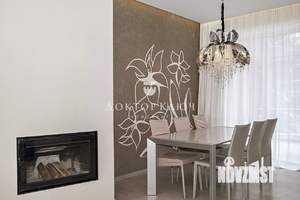 3-к квартира, вторичка, 215м2, 1/3 этаж