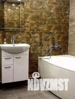 2-к квартира, вторичка, 58м2, 1/10 этаж