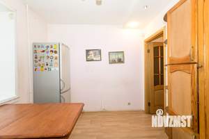 2-к квартира, вторичка, 62м2, 1/10 этаж