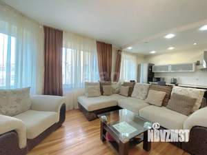 2-к квартира, вторичка, 70м2, 8/10 этаж
