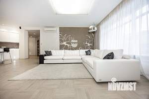 3-к квартира, вторичка, 215м2, 1/3 этаж