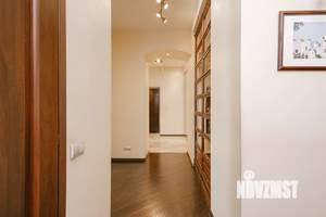 4-к квартира, вторичка, 138м2, 2/5 этаж