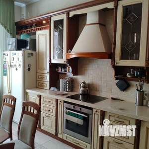 2-к квартира, вторичка, 110м2, 1/8 этаж