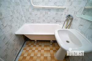 3-к квартира, вторичка, 60м2, 9/9 этаж