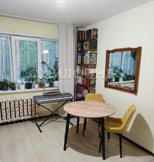 2-к квартира, вторичка, 42м2, 1/4 этаж