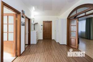 4-к квартира, вторичка, 130м2, 4/10 этаж