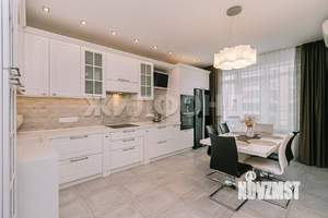 3-к квартира, вторичка, 109м2, 8/17 этаж