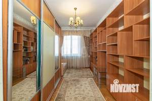 4-к квартира, вторичка, 96м2, 2/5 этаж