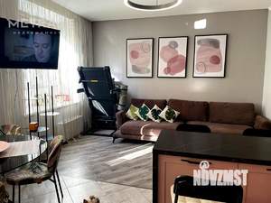 3-к квартира, вторичка, 82м2, 1/9 этаж